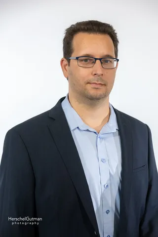 Yaniv Valik
